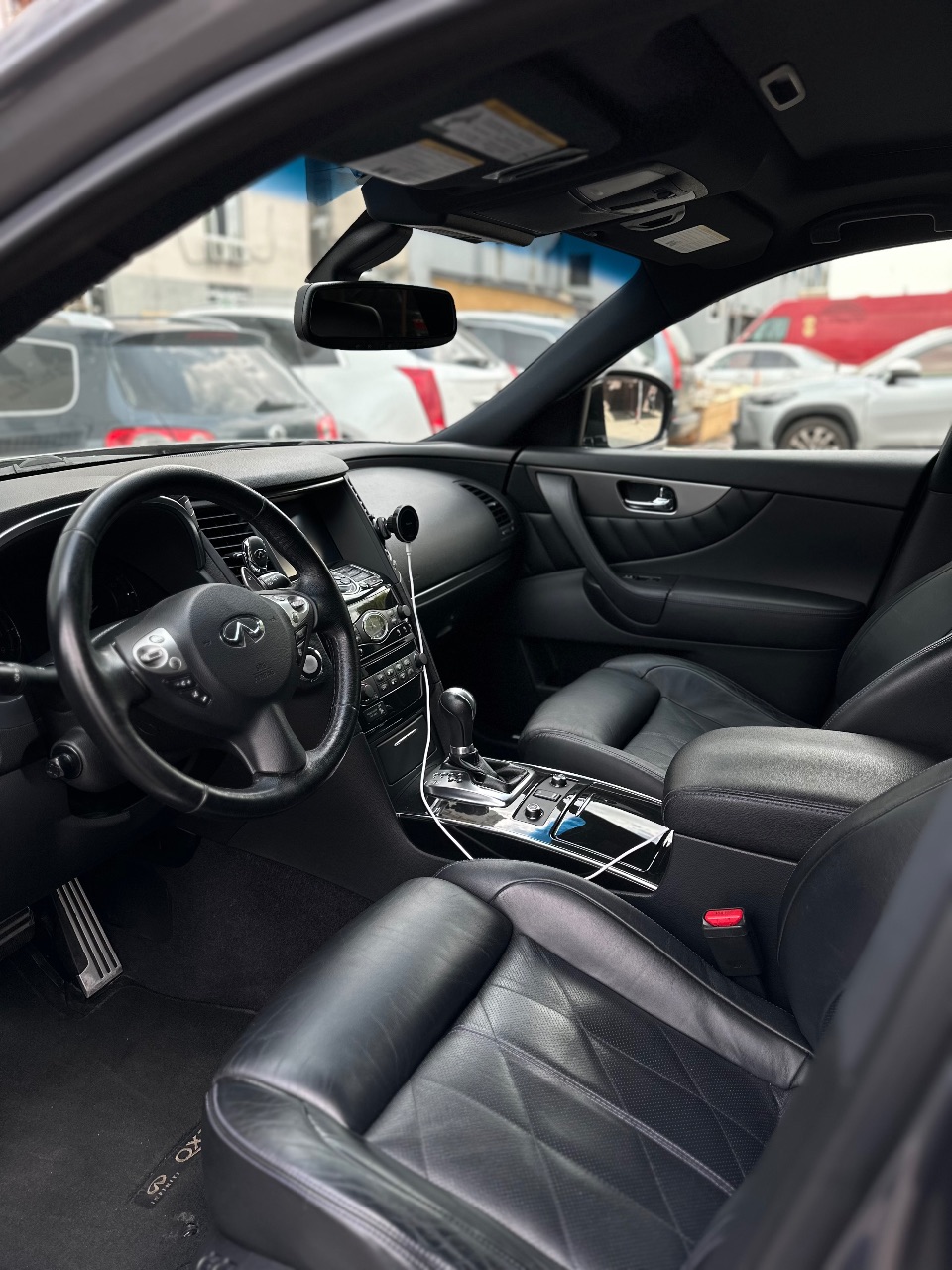 Infiniti QX70 - фото 18