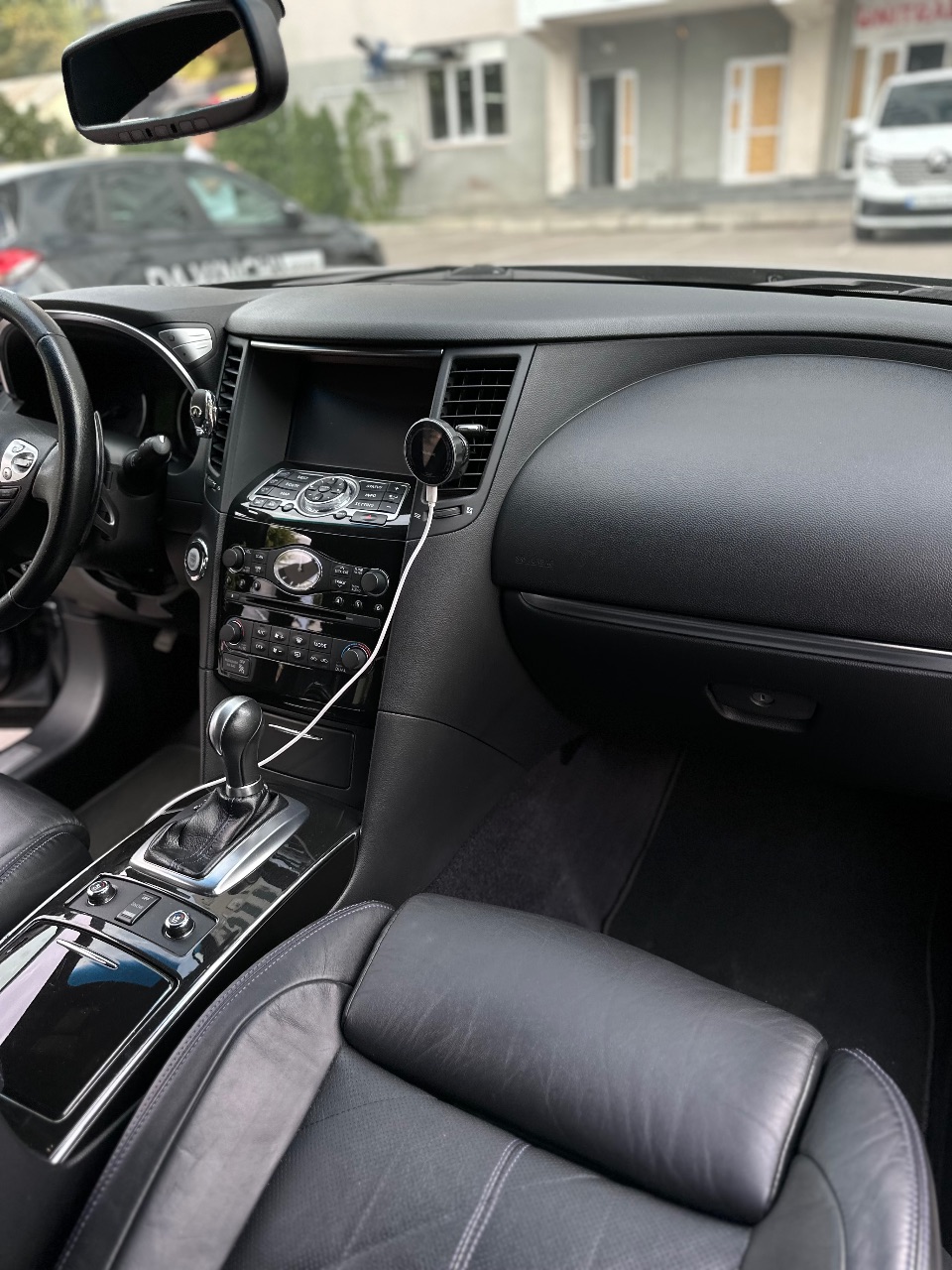 Infiniti QX70 - фото 28