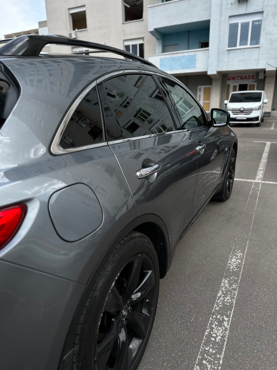 Infiniti QX70 - фото 8