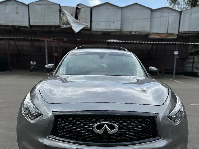 Infiniti QX70 - фото 2