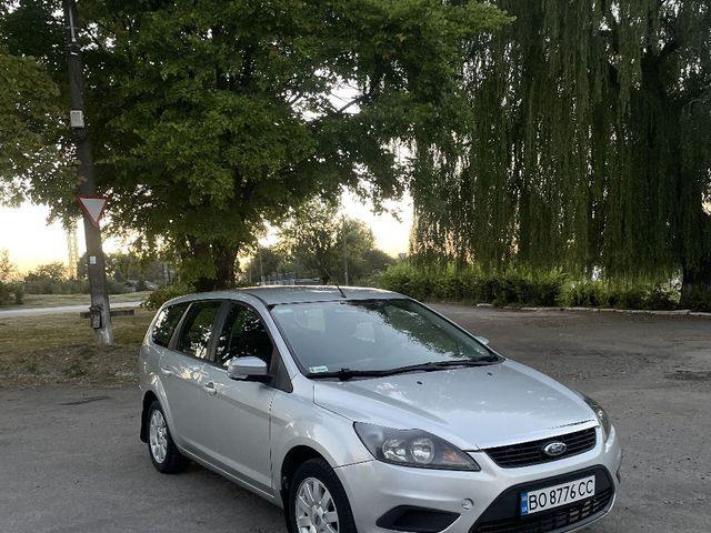 Ford Focus - фото 1
