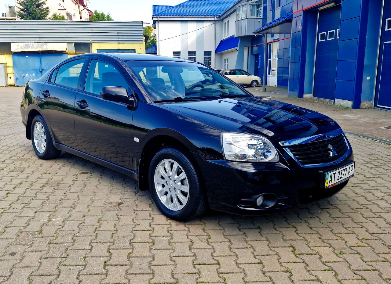 Mitsubishi Galant - фото 1