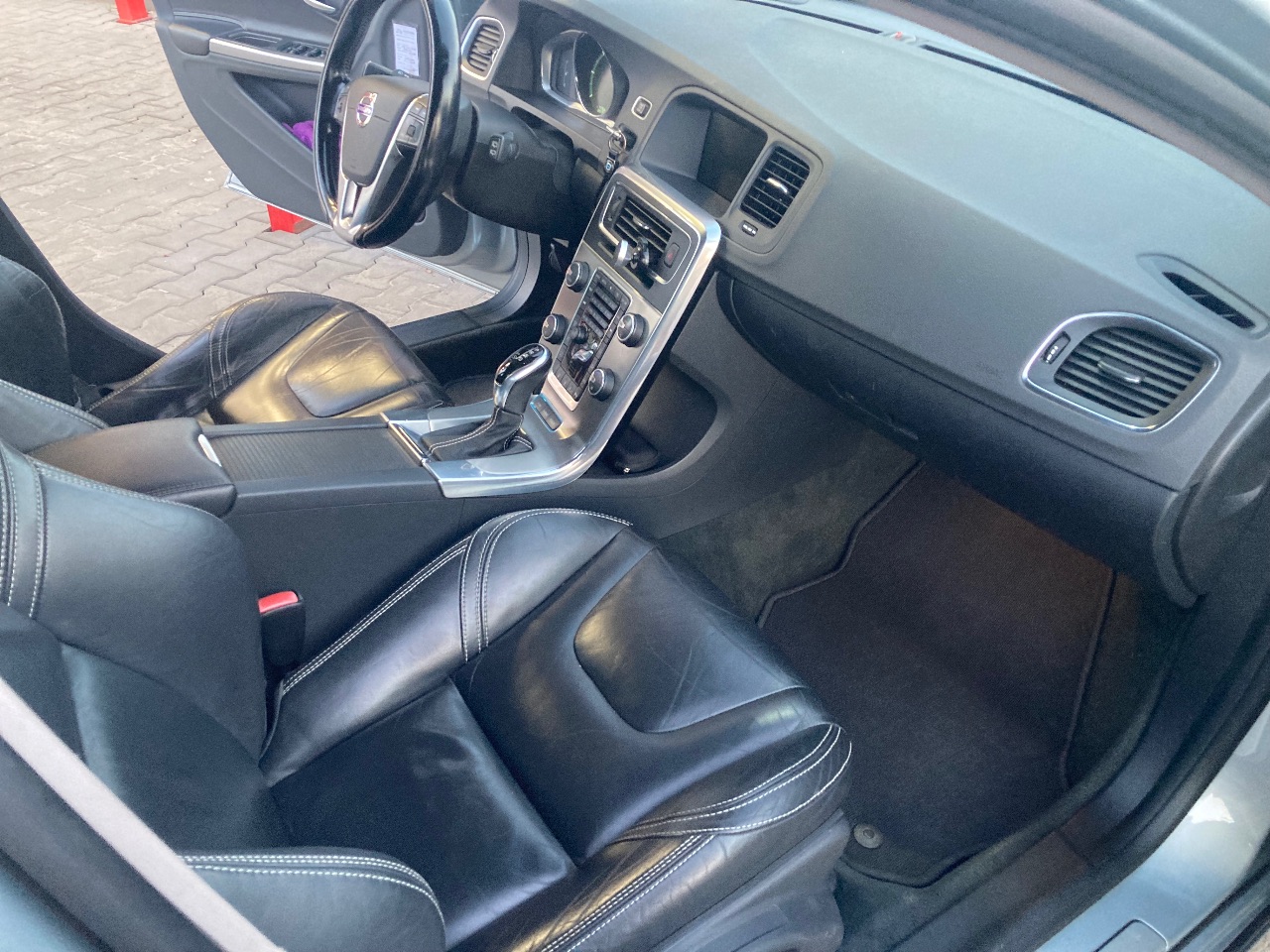 Volvo V60 - фото 20