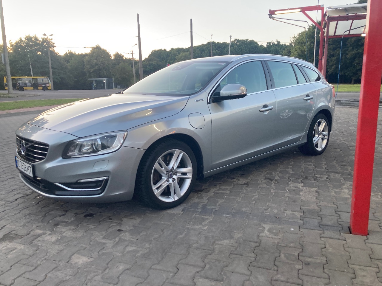Volvo V60 - фото 6