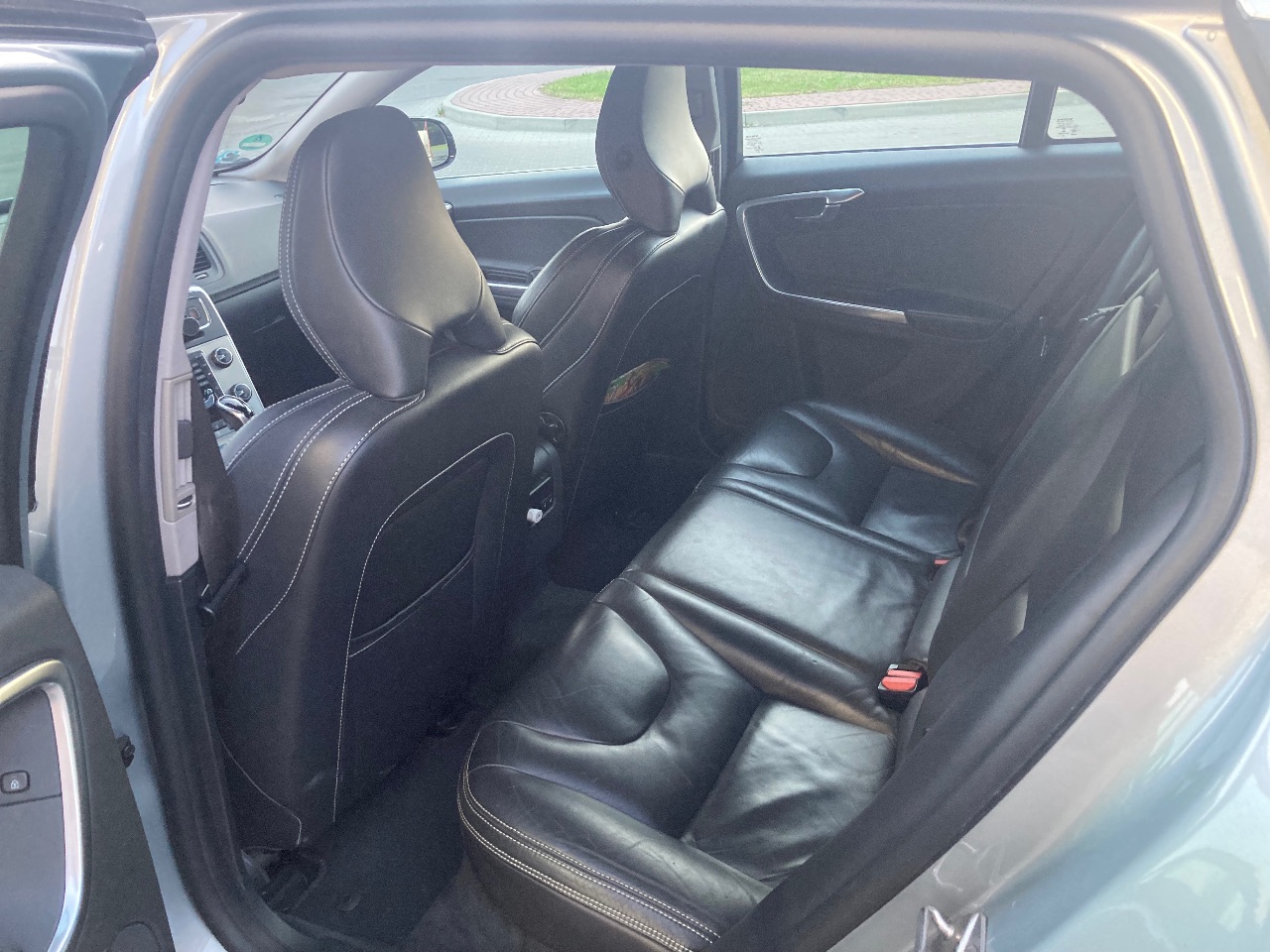 Volvo V60 - фото 25