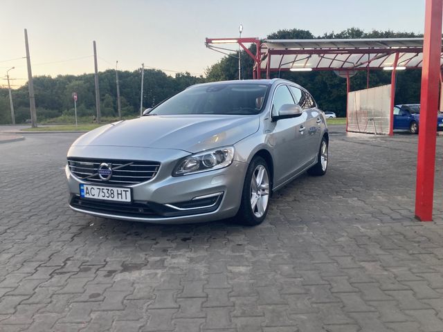 Volvo V60 - фото 1