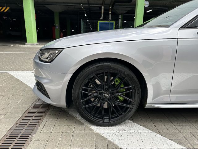 Audi A4 - фото 2