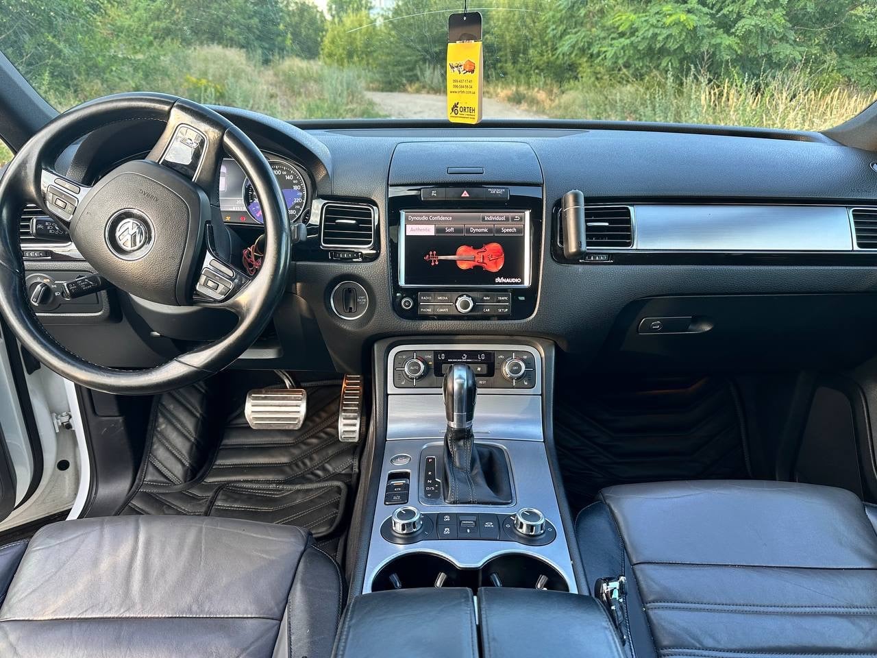 Volkswagen Touareg - фото 13