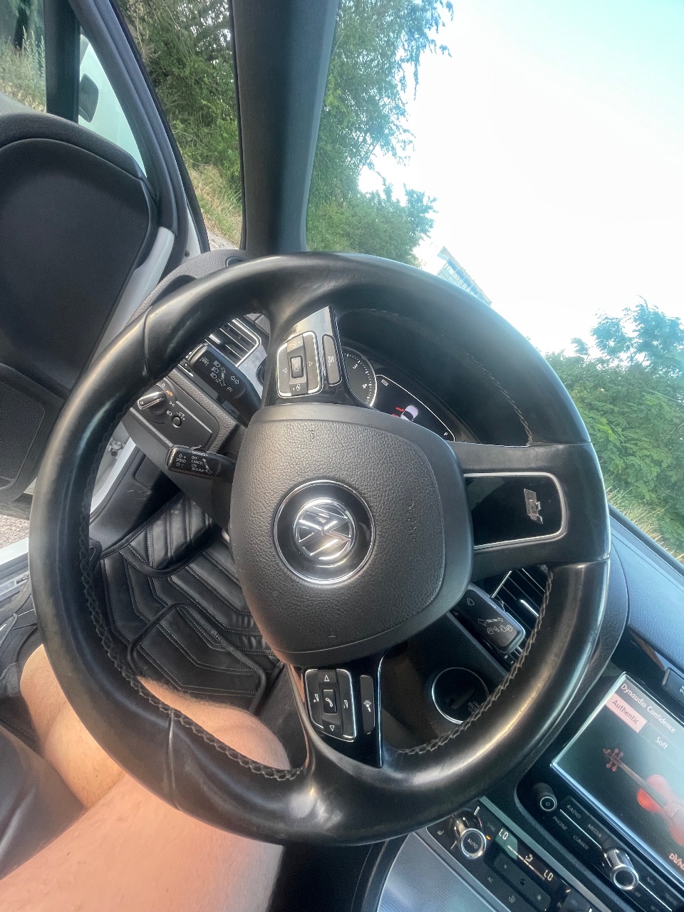 Volkswagen Touareg - фото 24