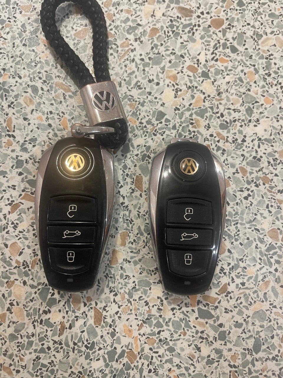 Volkswagen Touareg - фото 7