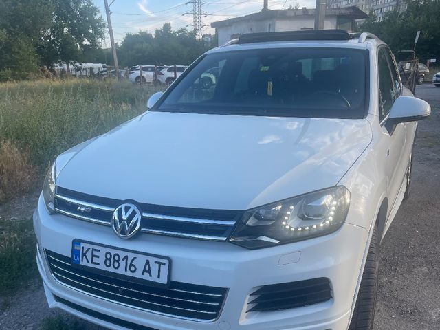 Volkswagen Touareg - фото 1