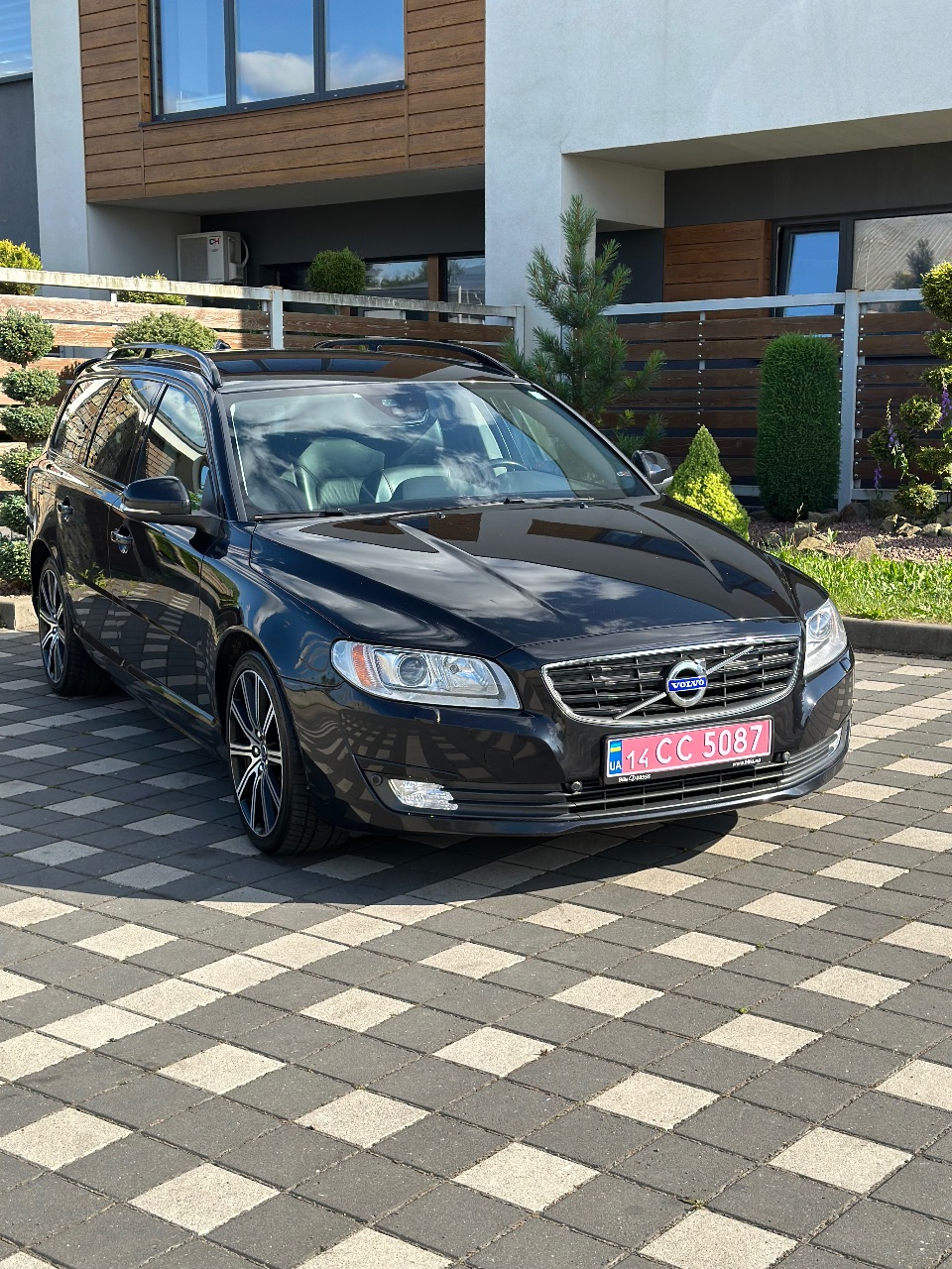 Volvo V70 - фото 1