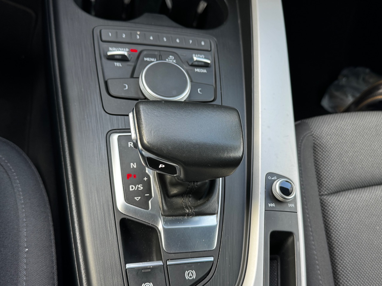 Audi A4 - фото 32