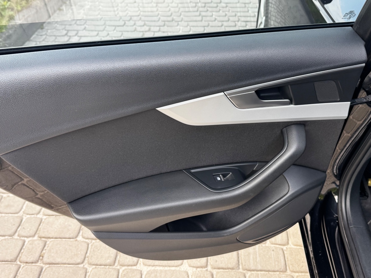 Audi A4 - фото 24