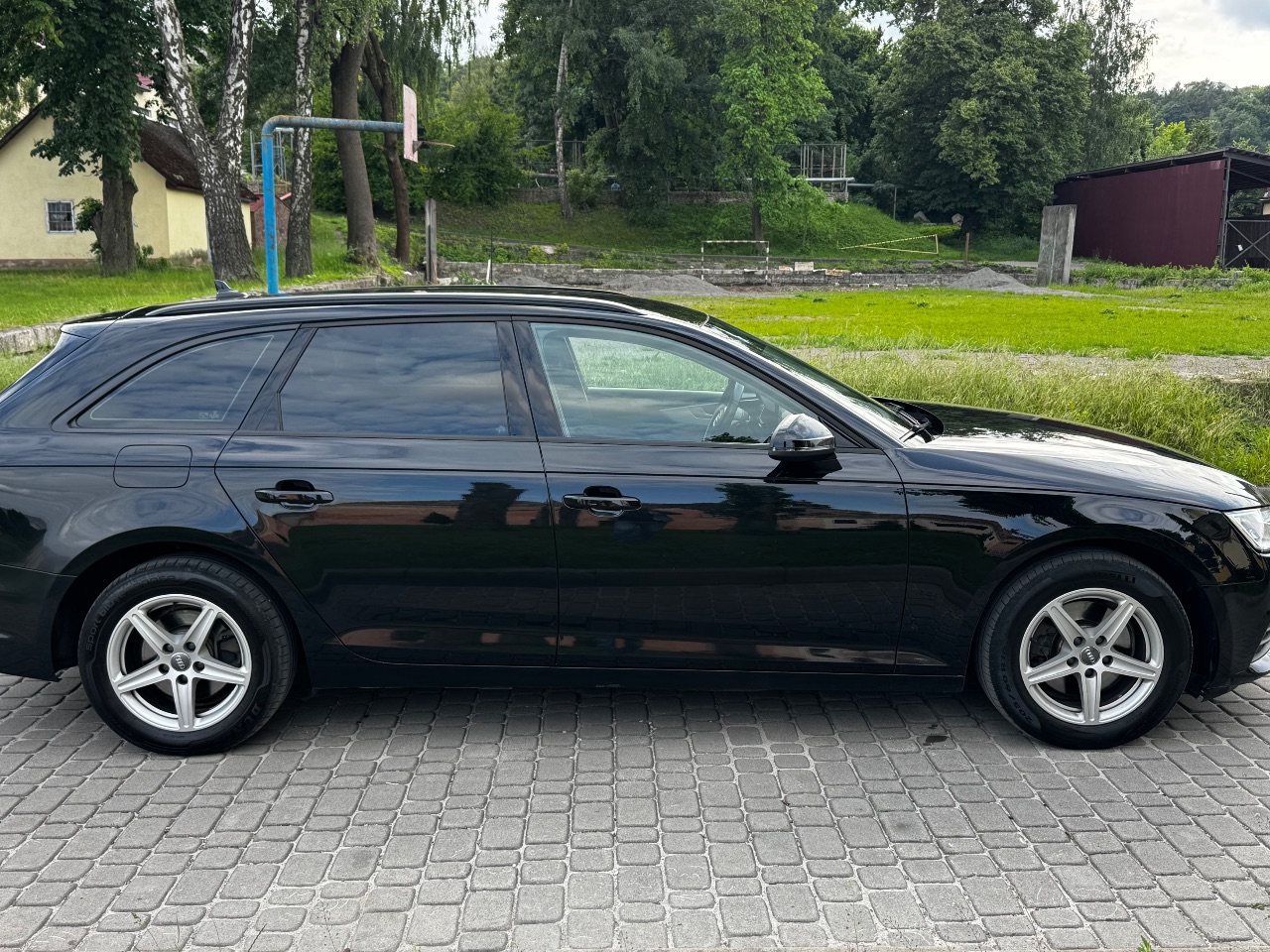 Audi A4 - фото 4