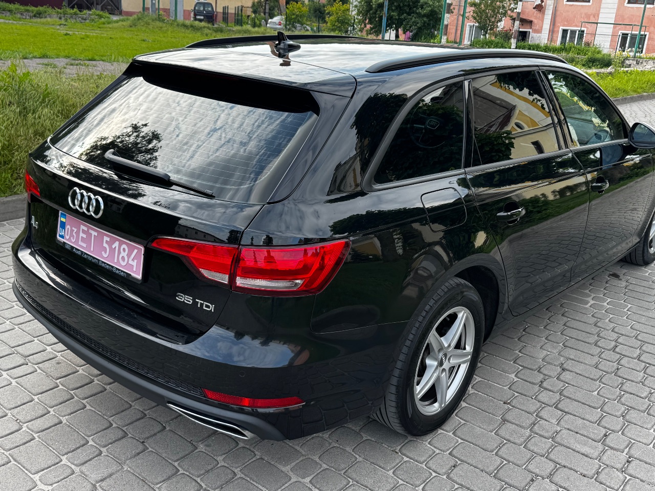 Audi A4 - фото 5