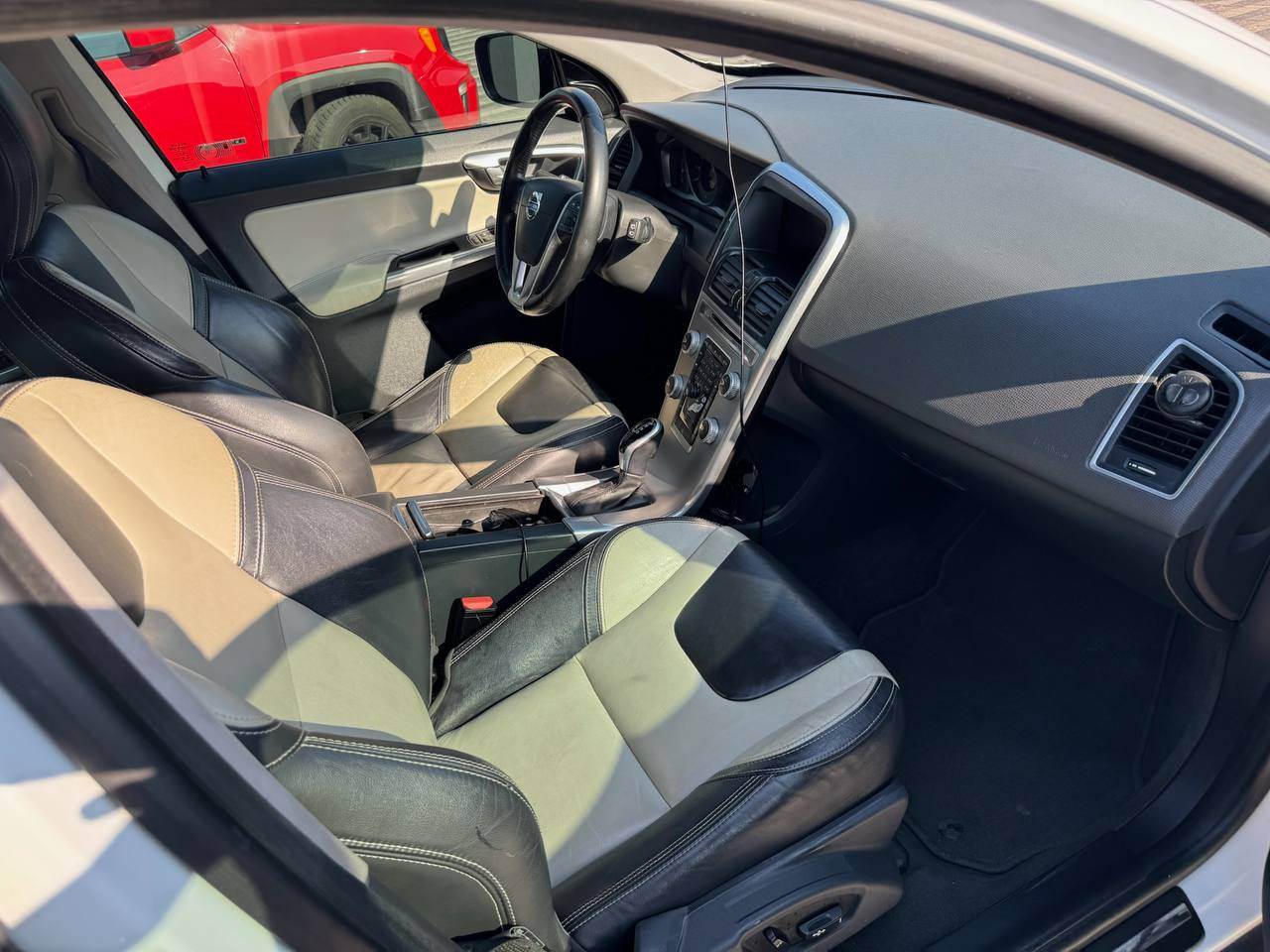 Volvo XC60 - фото 15