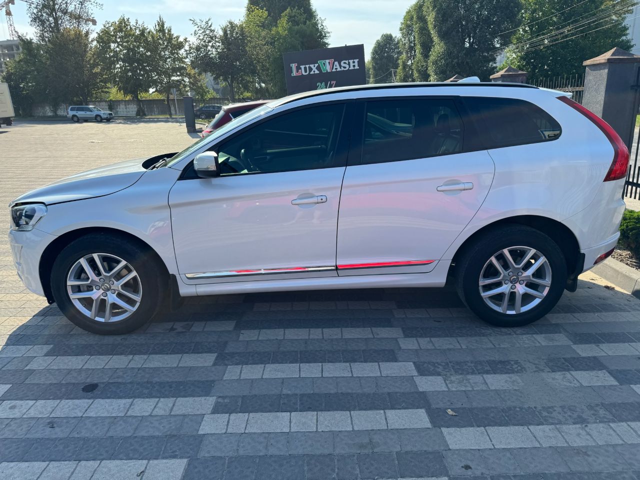 Volvo XC60 - фото 9