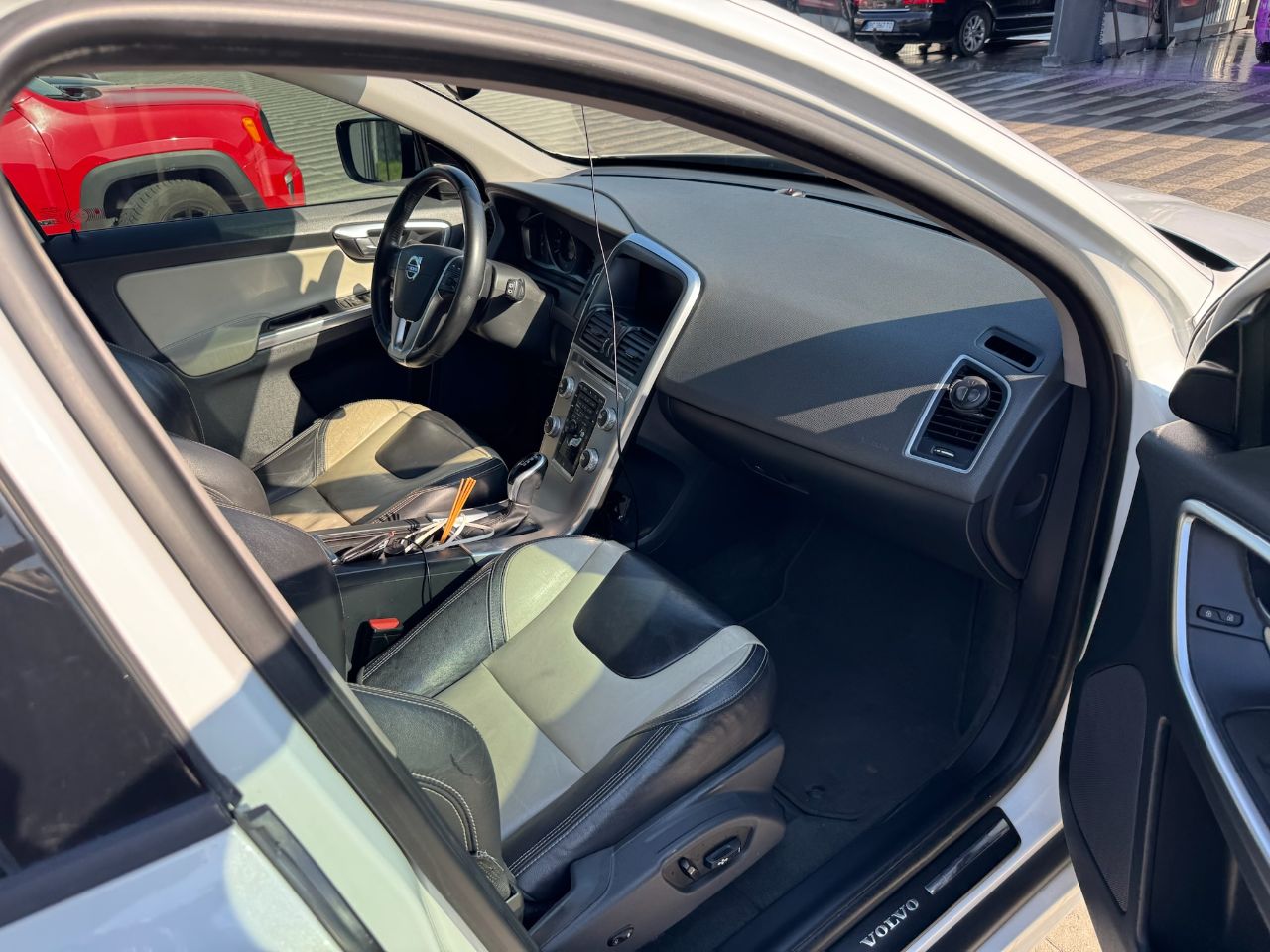 Volvo XC60 - фото 18