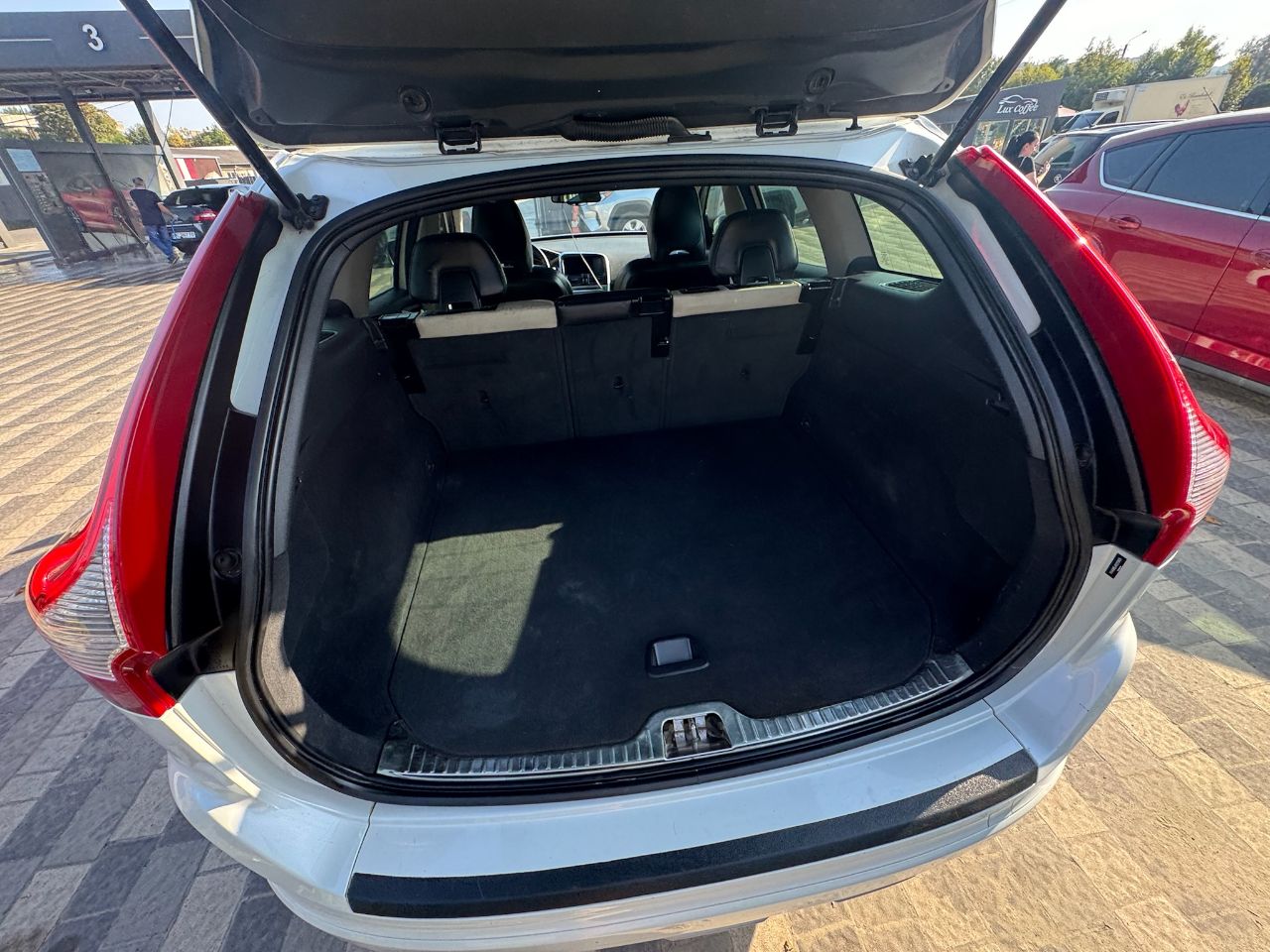 Volvo XC60 - фото 25