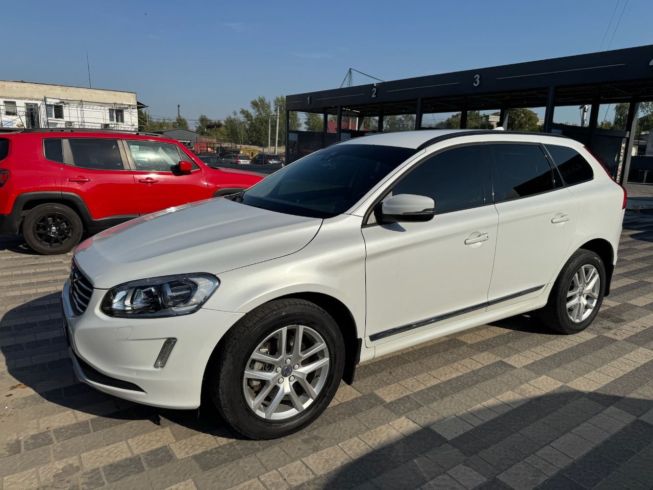 Volvo XC60 - фото 8