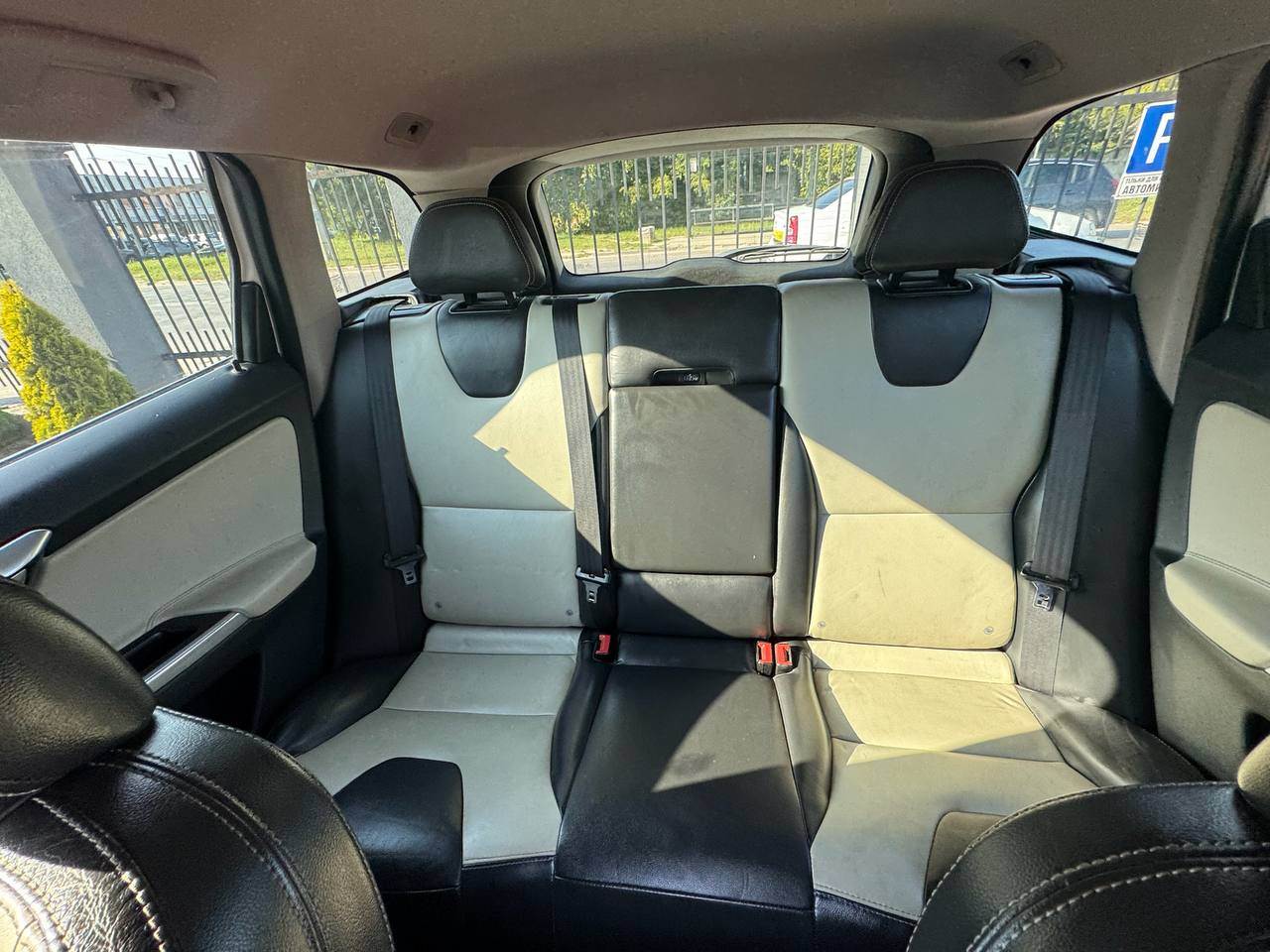 Volvo XC60 - фото 23