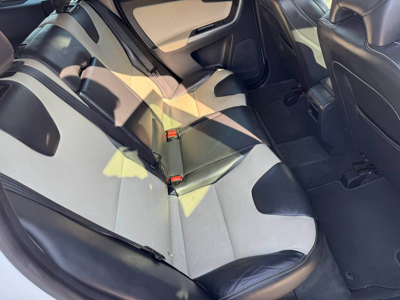 Volvo XC60 - фото 16