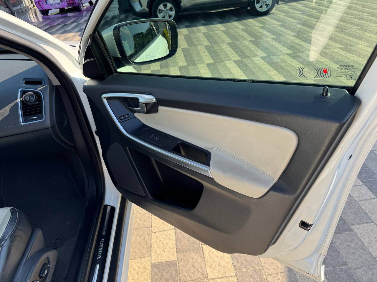 Volvo XC60 - фото 17