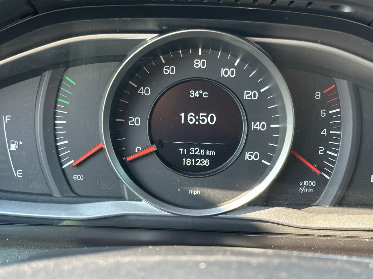 Volvo XC60 - фото 22