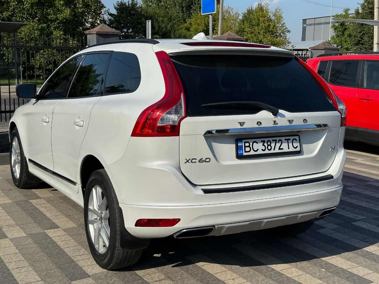 Volvo XC60 - фото 13