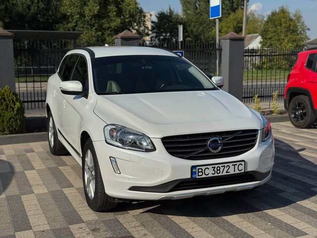 Volvo XC60 - фото 1