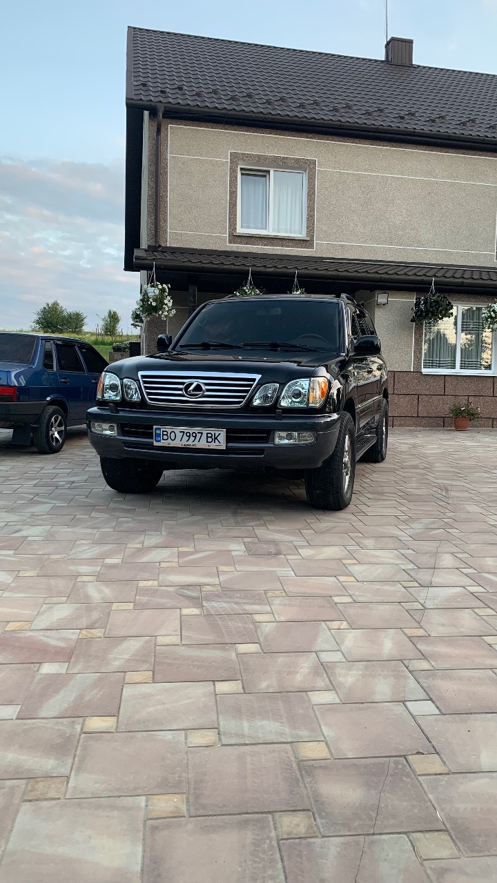 Lexus LX - фото 12
