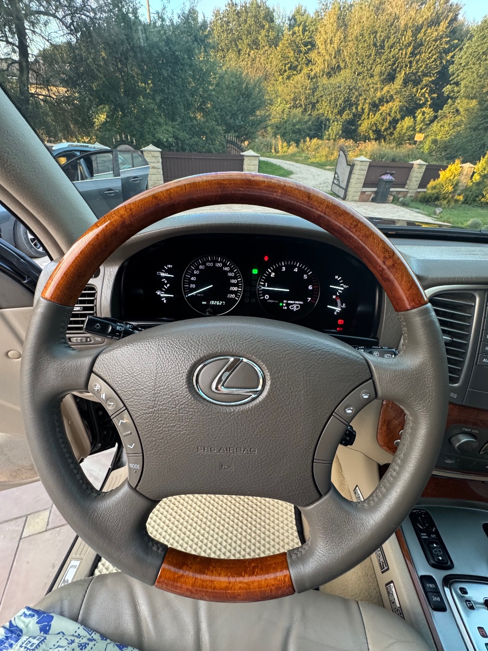 Lexus LX - фото 67