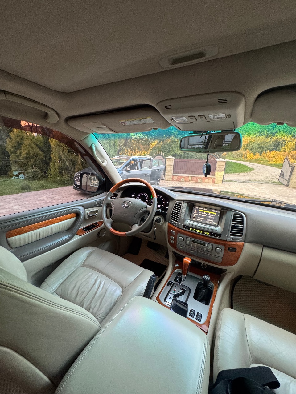 Lexus LX - фото 76