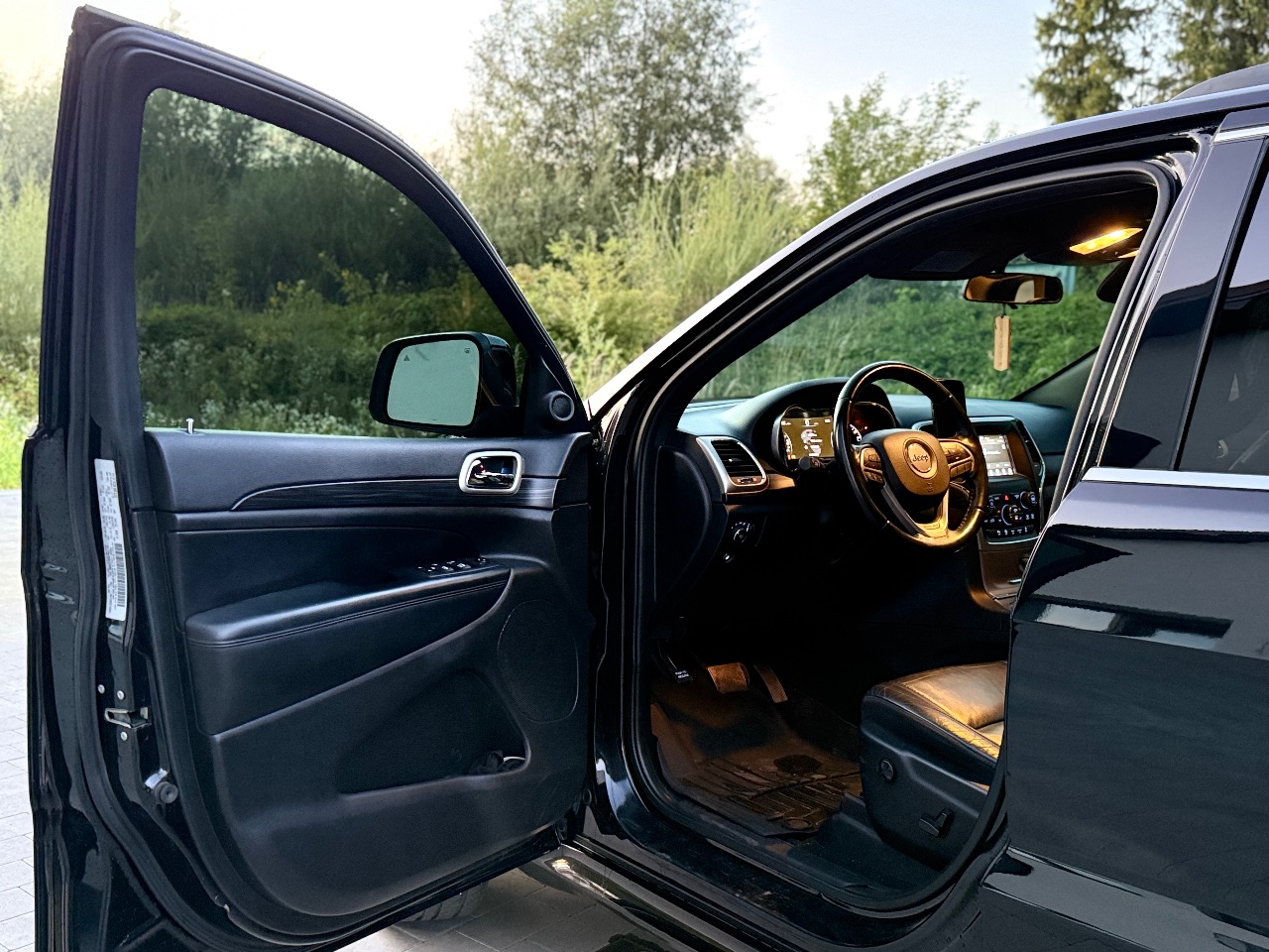 Jeep Grand Cherokee - фото 14