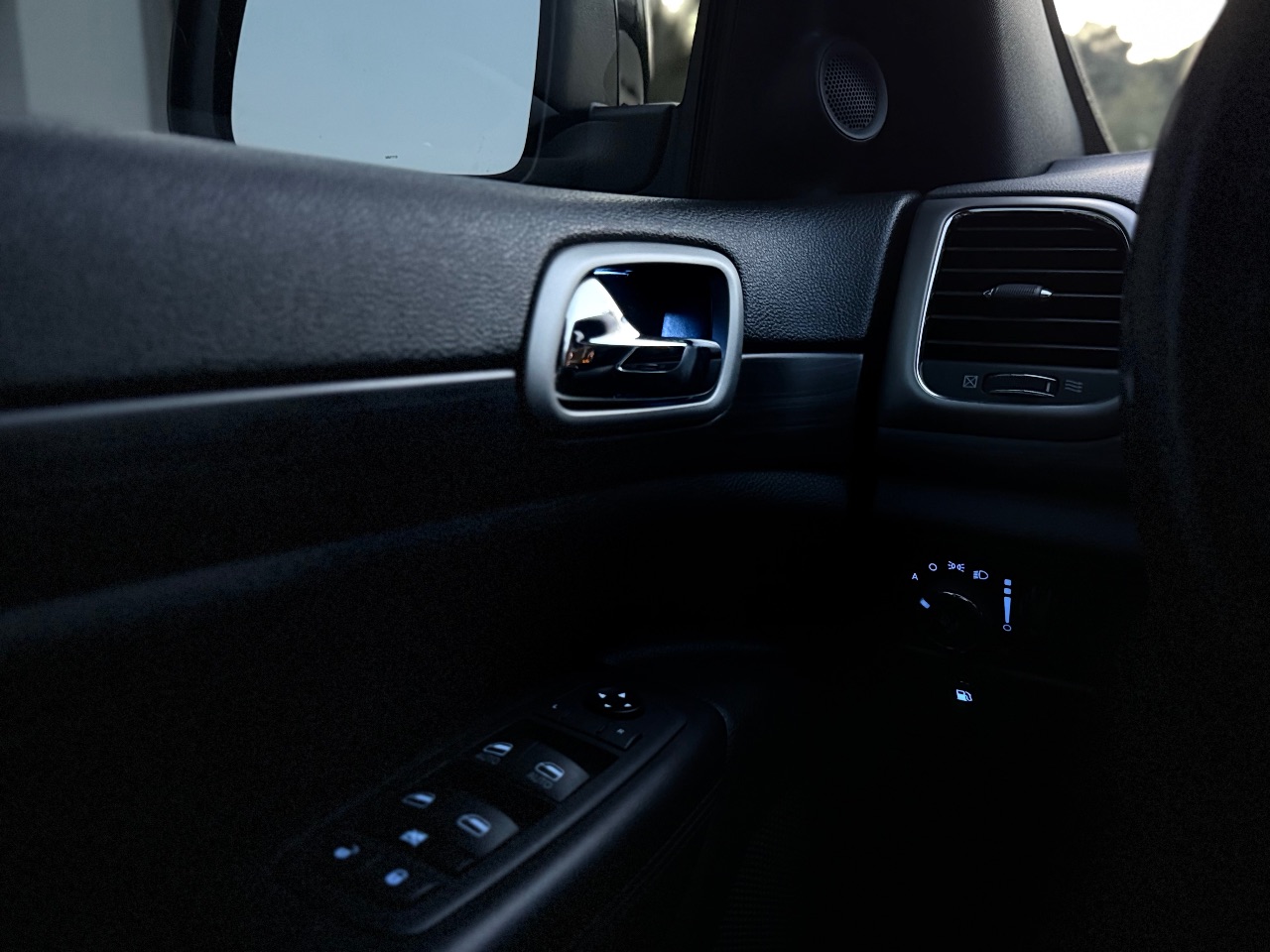 Jeep Grand Cherokee - фото 7