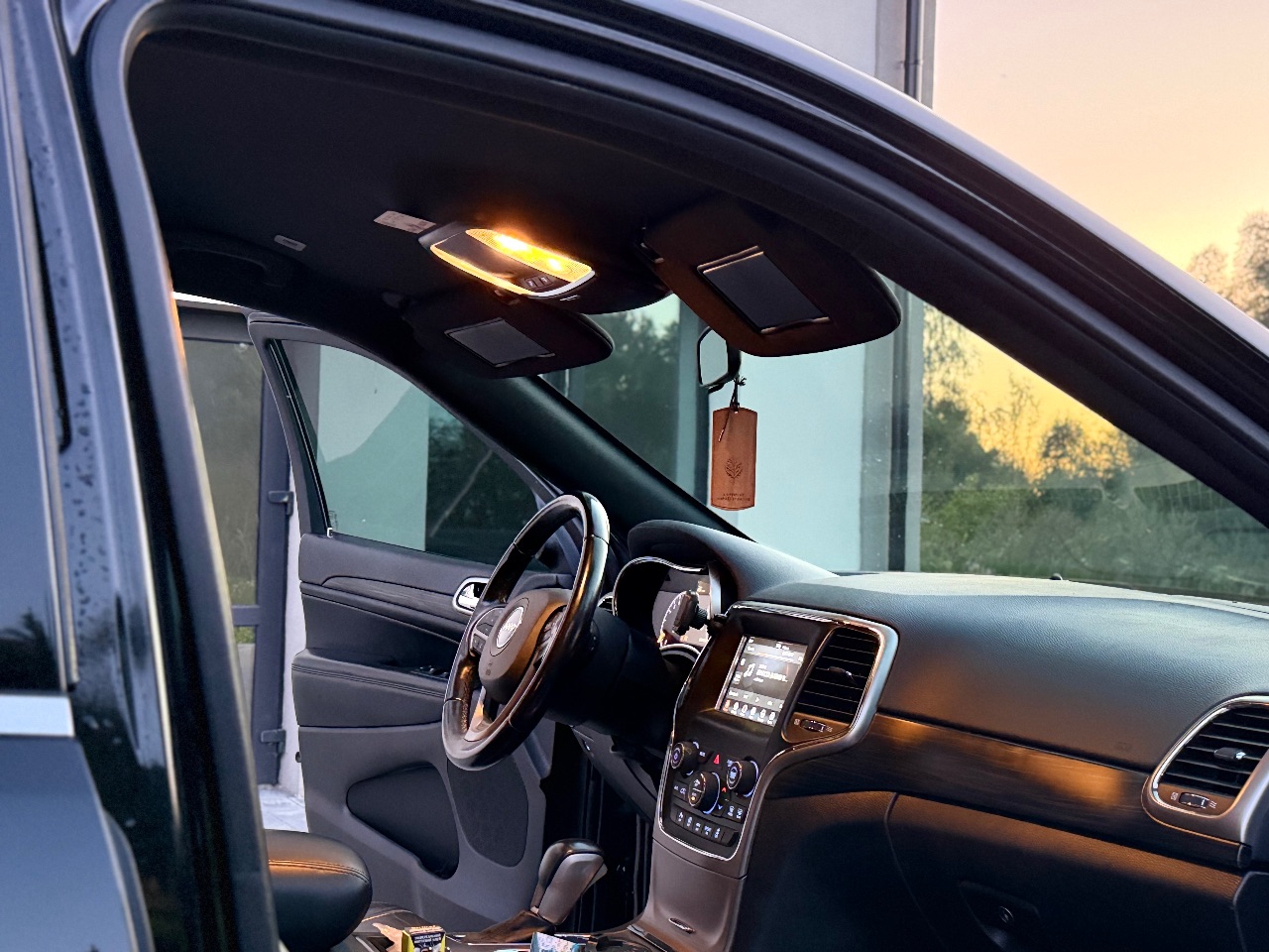 Jeep Grand Cherokee - фото 11