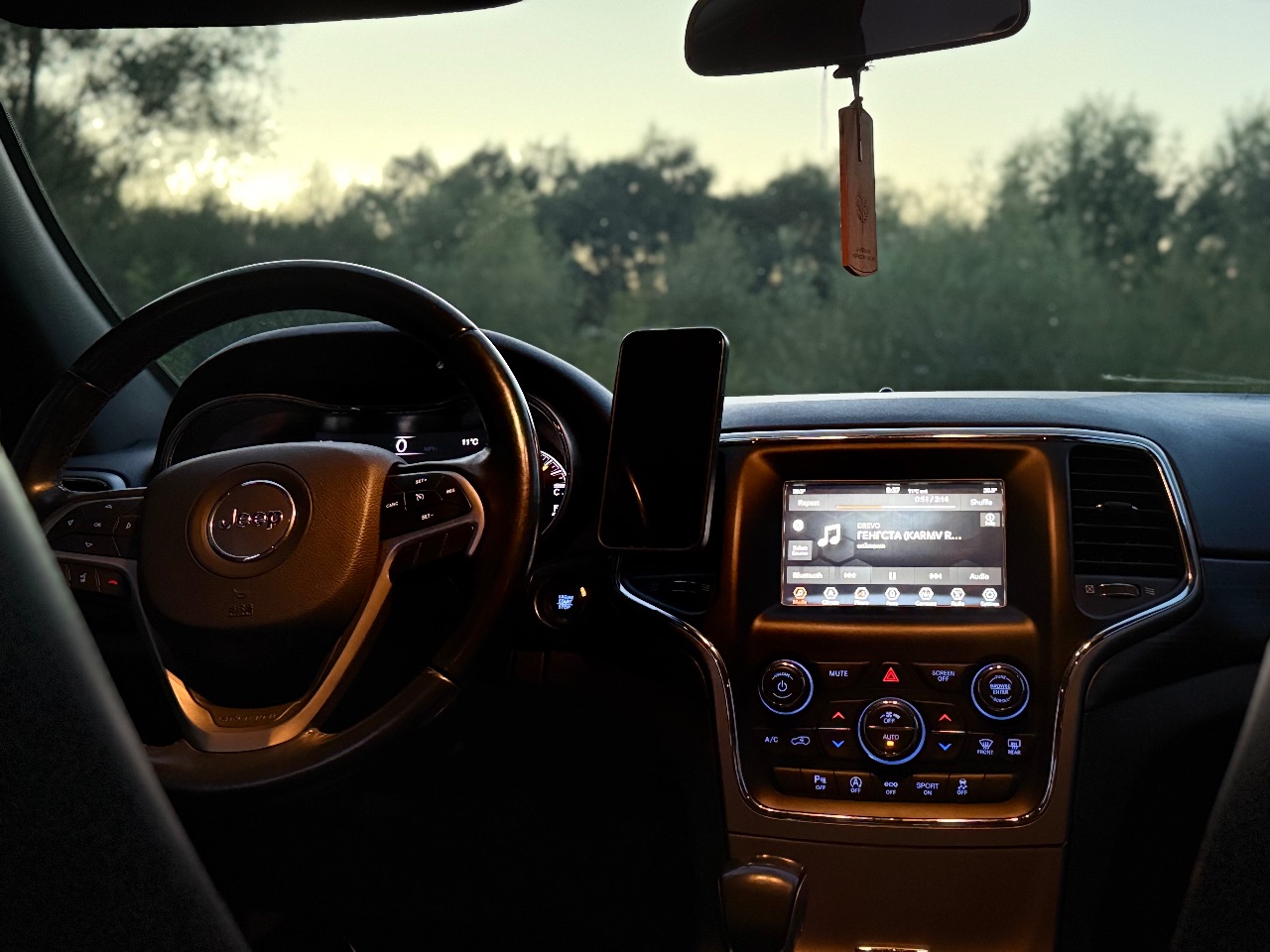 Jeep Grand Cherokee - фото 10