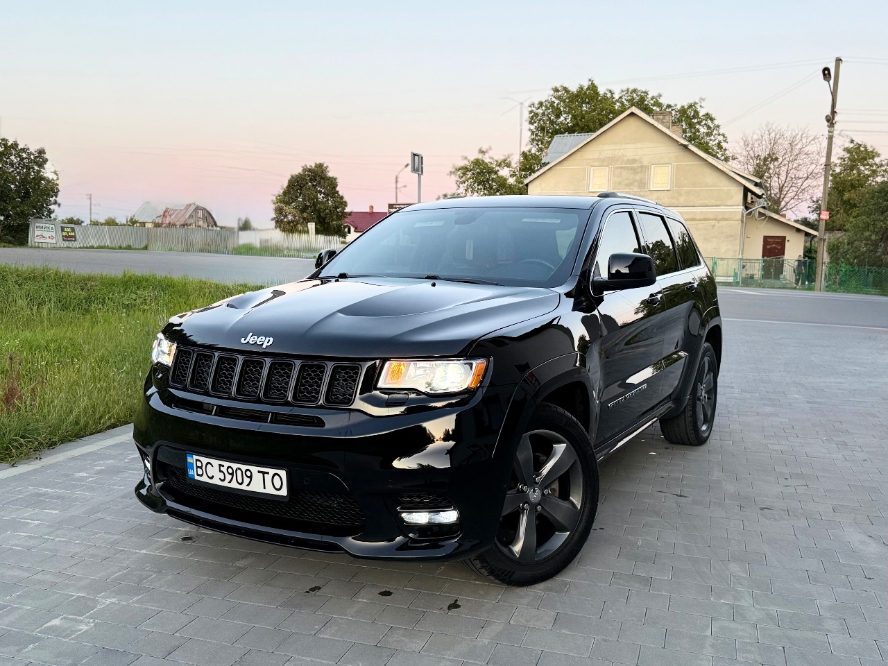 Jeep Grand Cherokee - фото 1