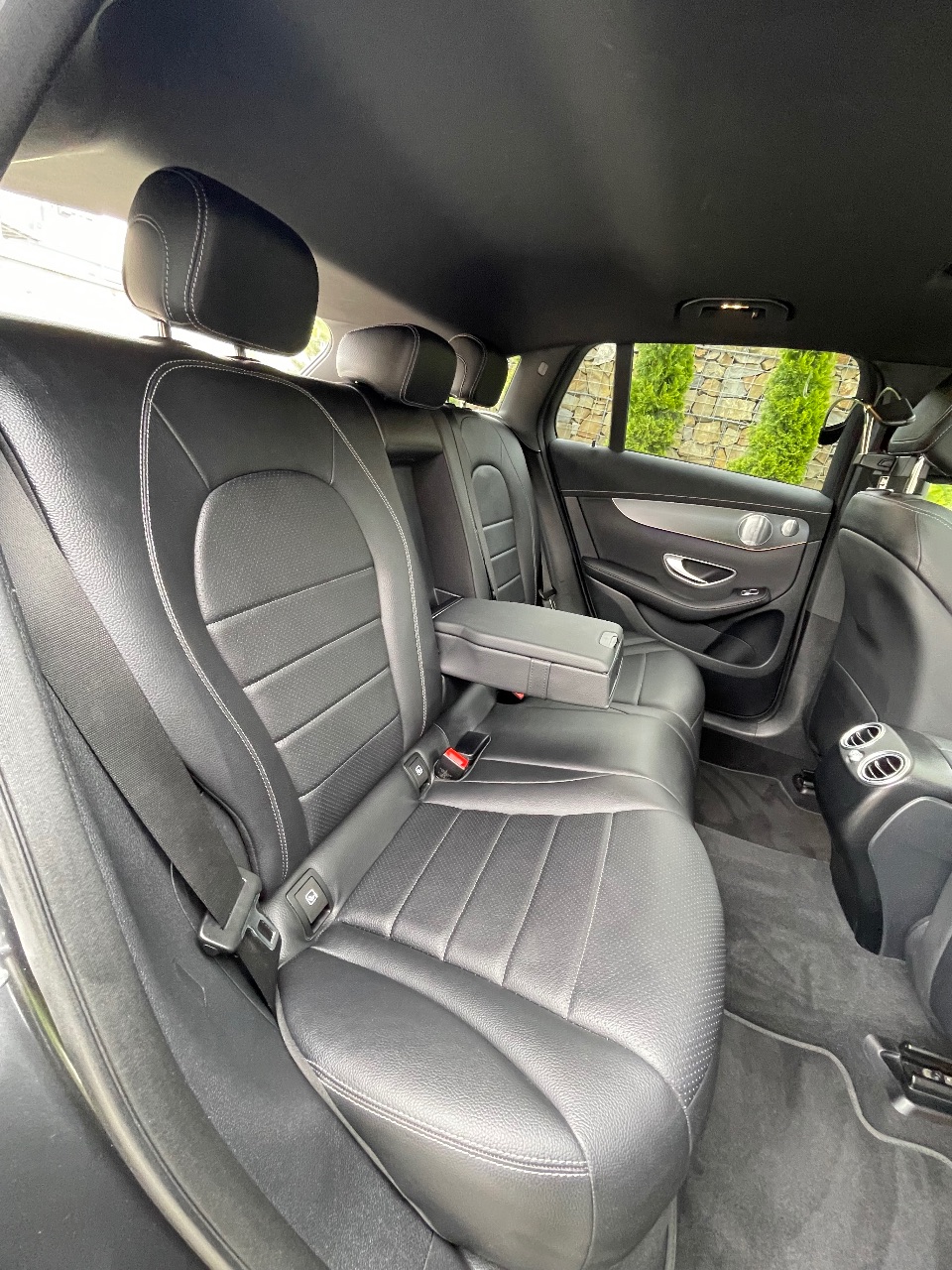 Mercedes-Benz EQC - фото 9