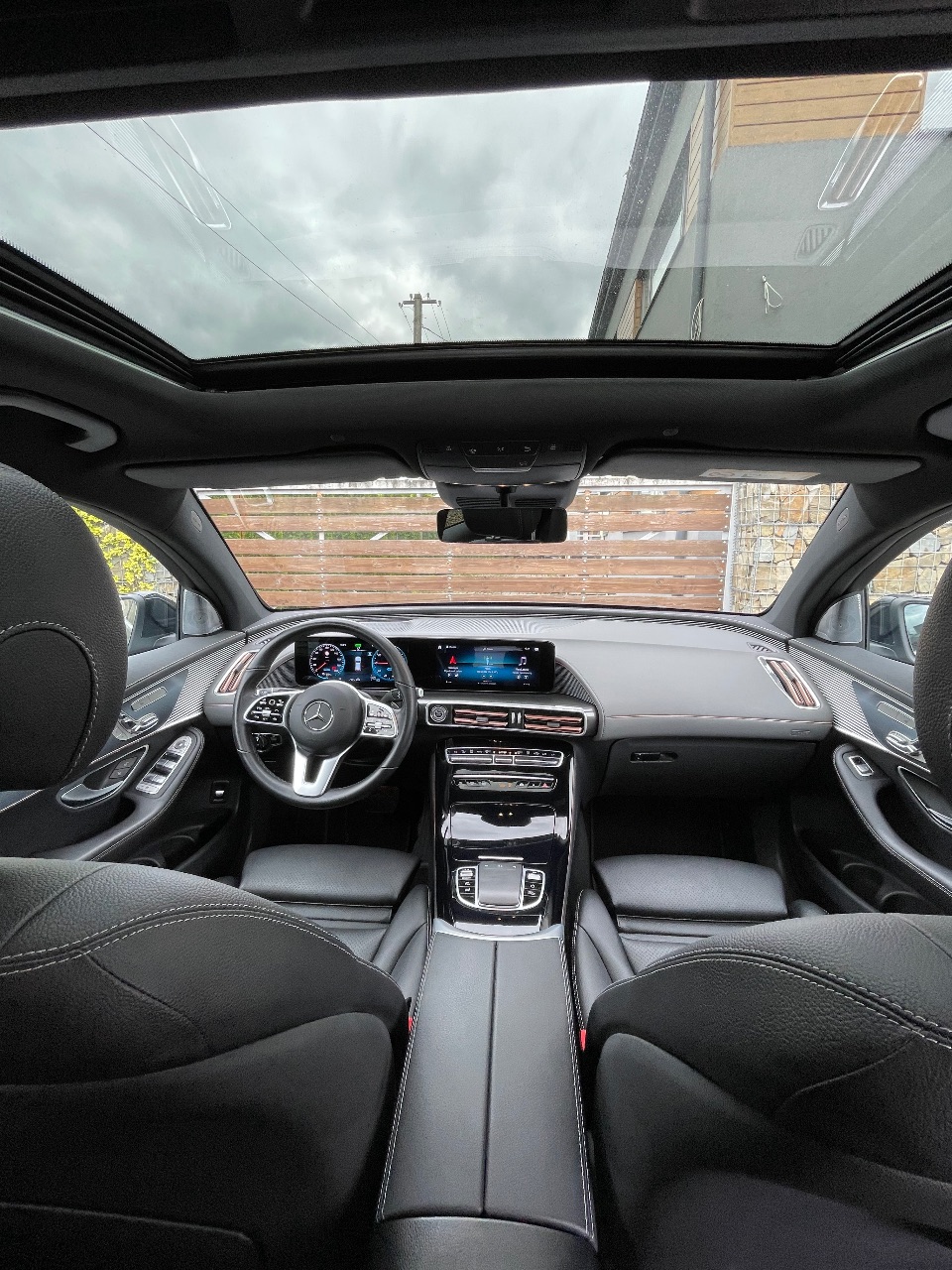 Mercedes-Benz EQC - фото 8