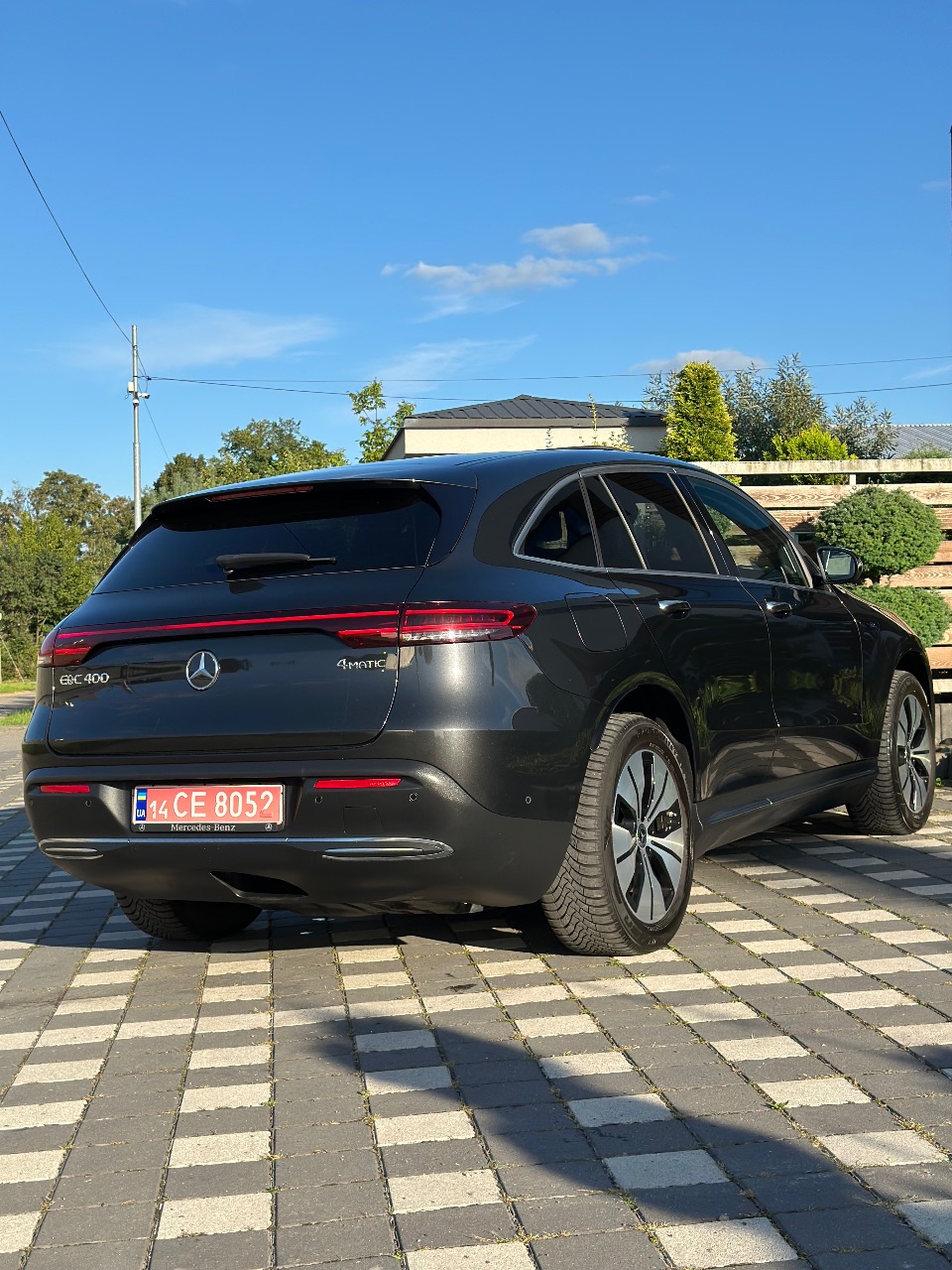 Mercedes-Benz EQC - фото 7