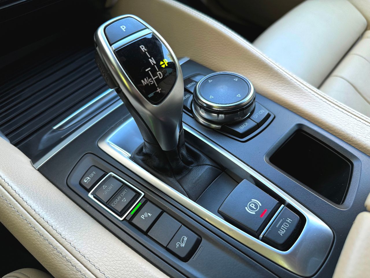 BMW X6 - фото 16