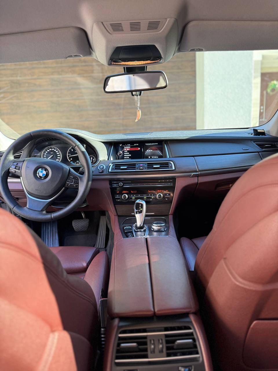 BMW 7 серії - фото 11