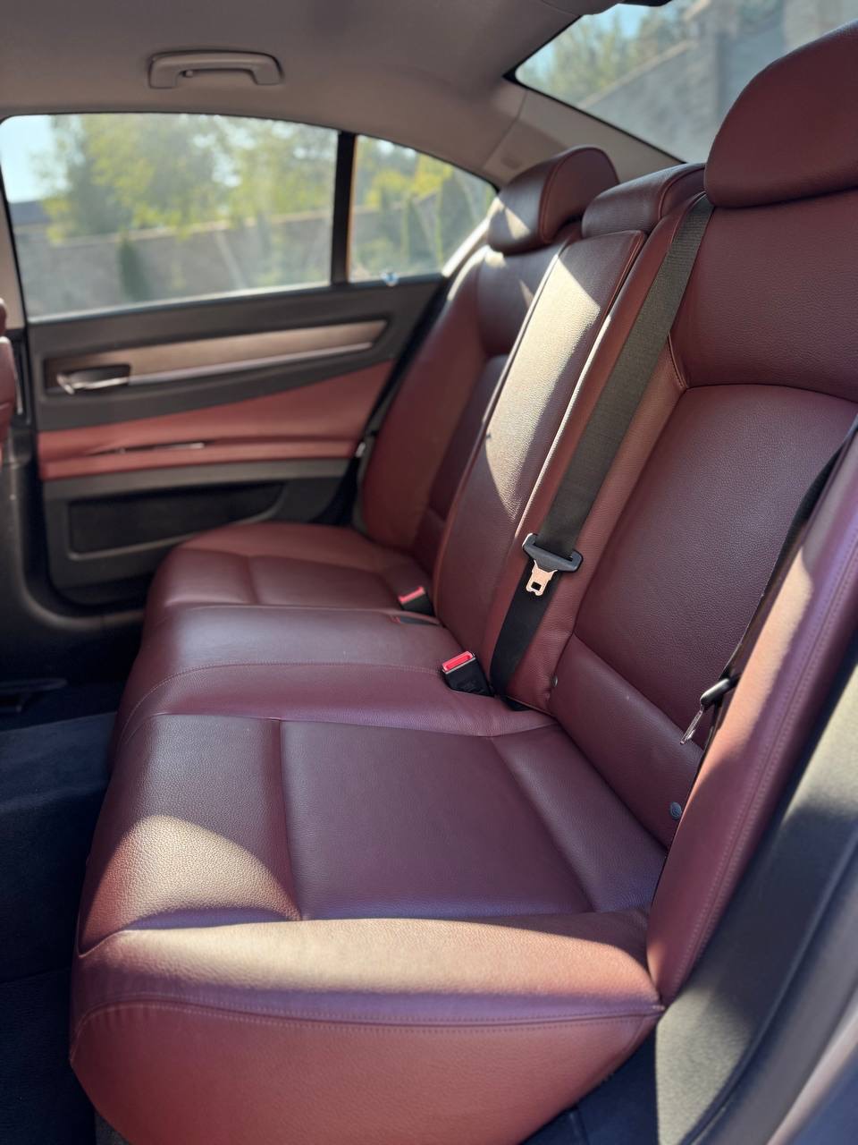 BMW 7 серії - фото 16