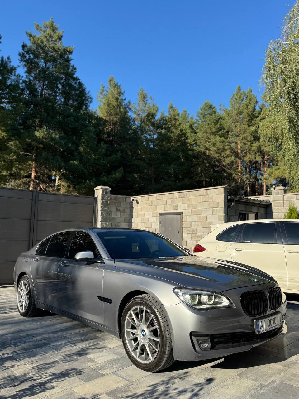 BMW 7 серії - фото 2