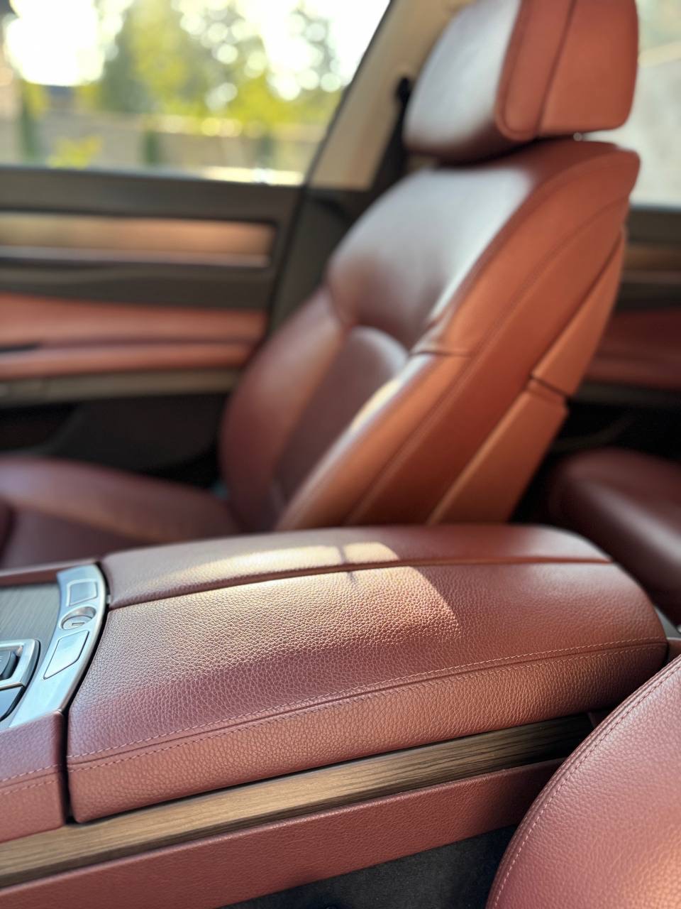 BMW 7 серії - фото 13