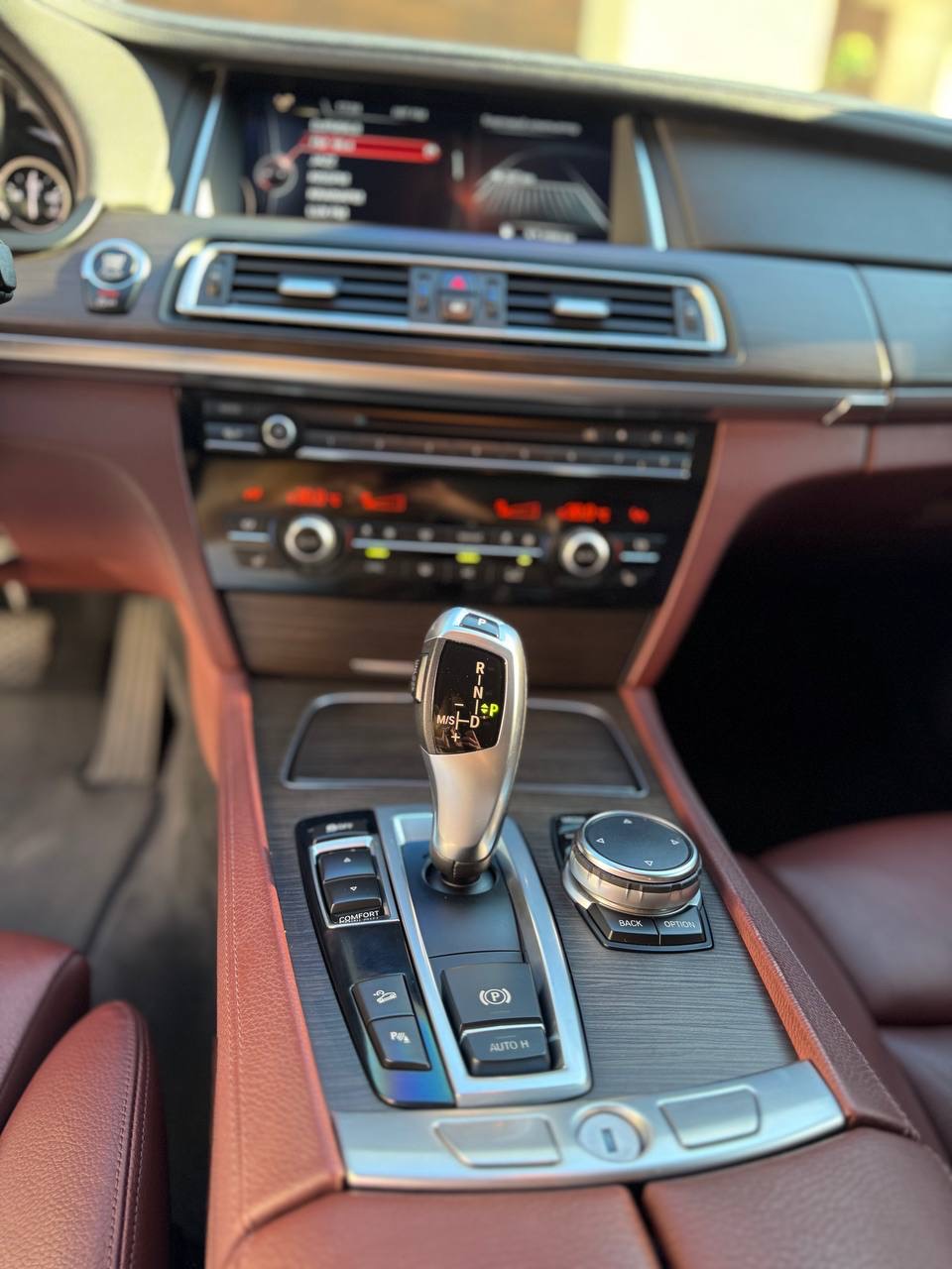 BMW 7 серії - фото 9