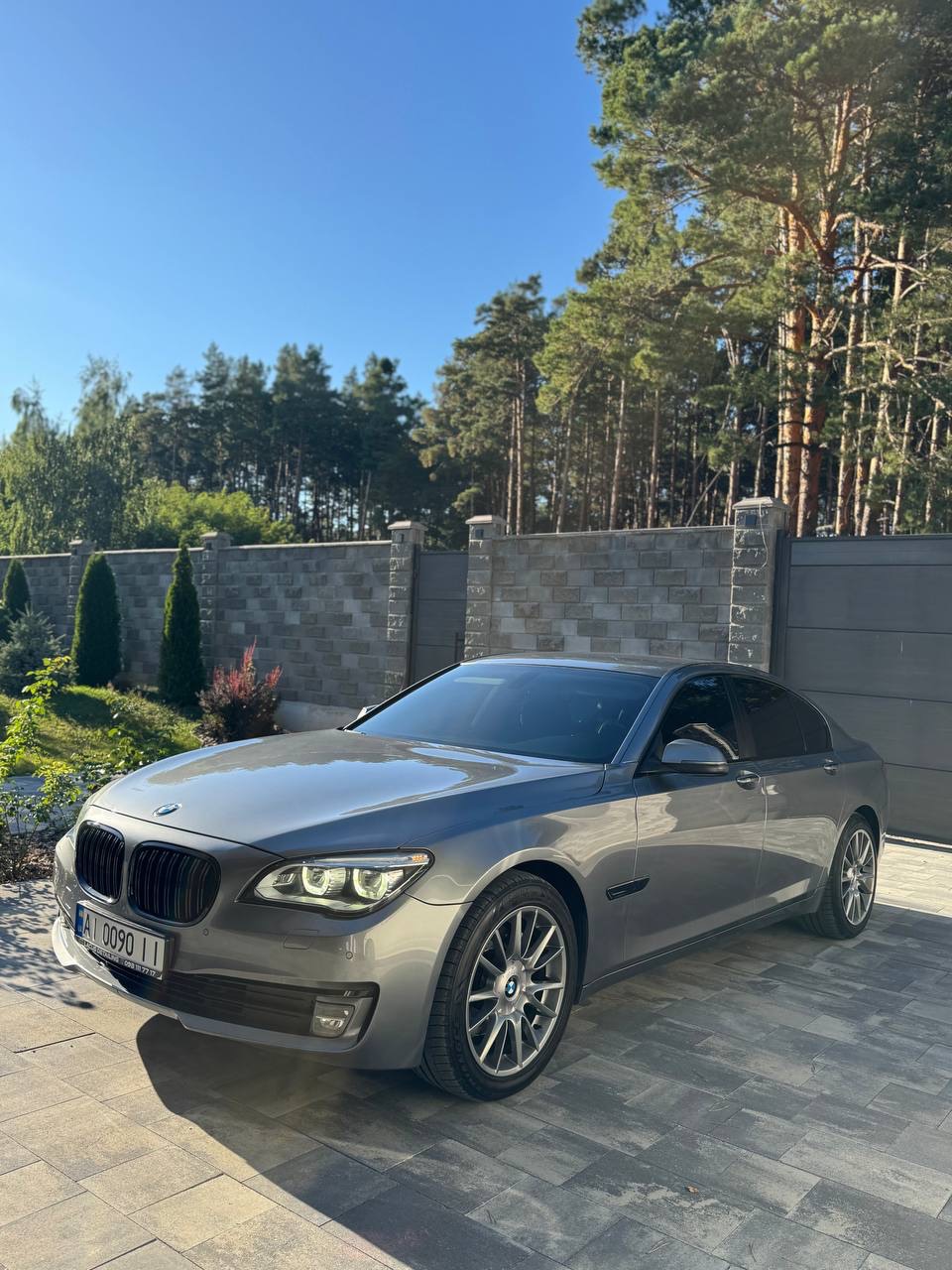 BMW 7 серії - фото 1