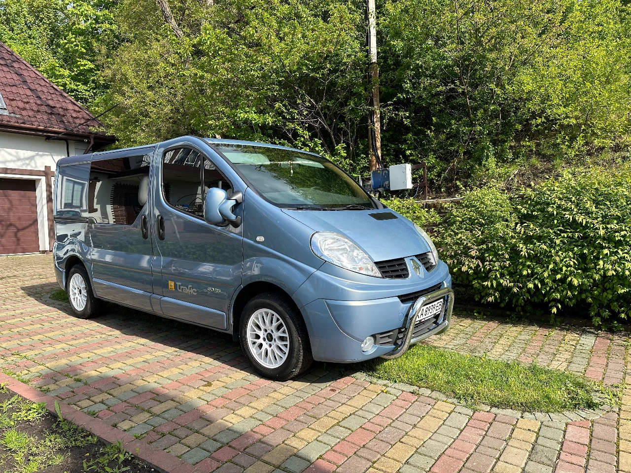 Renault Trafic - фото 1